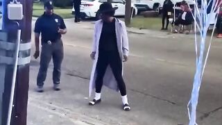 He dressed up as Michael Jackson on Halloween and then did this ????????