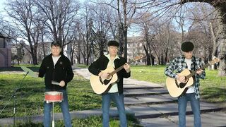 Когда качаются фонарики ночные. Дворовая песня. Группа - Виртуальные братаны.mp4