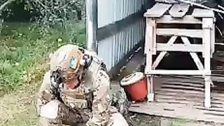 Всім что під рукою б'ємо шахіда????