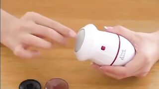Portable vacuum foot grinder