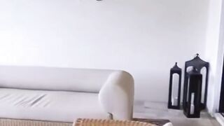 TUJH KO DUNDHA RAHA THAA.