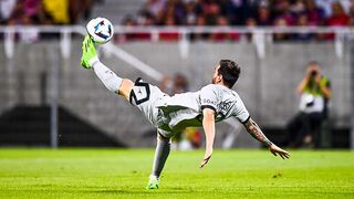 Satisfying Goals in Football