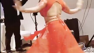 SASI PARTY MEN DANCE.