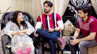 Dunun Maan Baap Mean Fareq Kitna Haiy