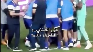 #shorts شاهد رونالدو يسجد بعد الهدف ????!