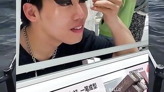 Nyobain eyeliner mall