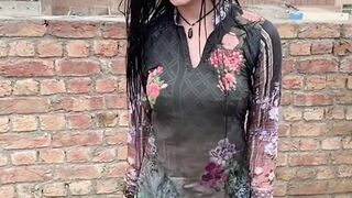 AKHAN UTHANA TUMRA PER TIK THA.