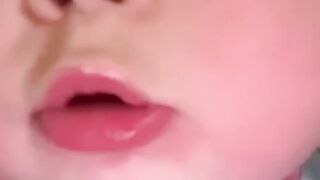 مقطع فيديو طفل جميييل صوت رائع #####