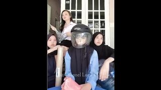 Nyanyi dulu guys...hihihi
