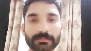 Is duniya mein Kisi se Pyar Nahin Karna