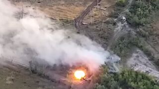 Ukrainian artillery forces wipe out Russian armoured tank with aerial strike