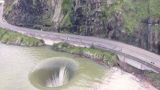 Удивительные случаи на воде, снятые на камеру!