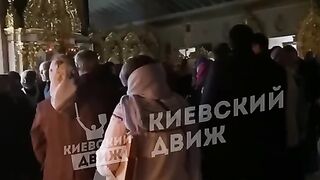 Обуренню немає меж: в Києво-Печерській Лаврі моляться за Рашку