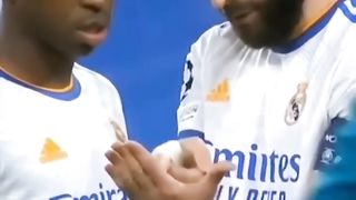 Karim Benzema Teaching Vinicius Jr ????????