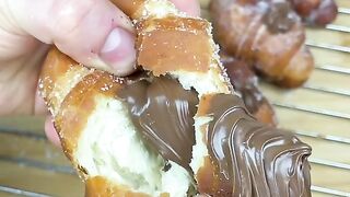 Croissant au chocolat