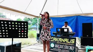 Meluluhkan hati