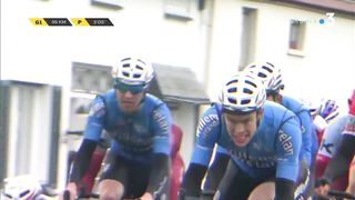 Tour of Flanders: Terrible fall for men, many runners on the ground