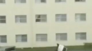 Strong wind 2