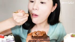 What kind of experience is eating three cakes at once? Today is the dessert department