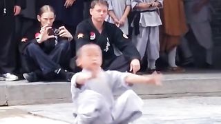 The Chinese Kung fu Boy Kung Fu that foreigners envy! Eat bitter bitter party for people! # Shaolin Real Kung Fu