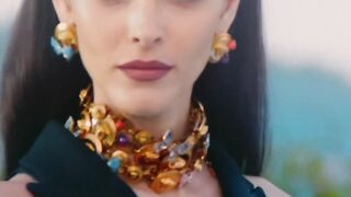 Donatella Versace and dua lipa Present Their Co-Designed la vacanza show