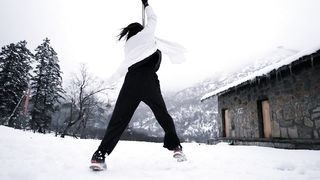 Then let you enjoy the Chinese broadsword kungfu
