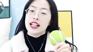Yite Fun Voicing Green Tennis Ball, Strong Floating Power, Can Be Played by Dogs Bathing on the Ground