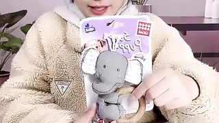 The hula hoop elephant with safe material is small and convenient. It can also be carried and interact with dogs when going out
