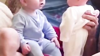 Top 10 des vidéos drôle de bébés 2023