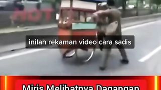 Berita pol pp arogan dalam menertibkan PKL 2023