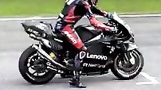 Ducati Desmosedici GP 22  Sepang Shakedown Test - MotoGP 2022.