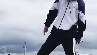 A rousing shuffle dance 4