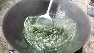 Green grape flavored popcorn, sour and sweet different taste, summer eating delicious.