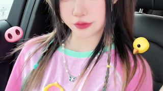 Choose one dopamine outfit from three options to start summer dopamine girl outfits