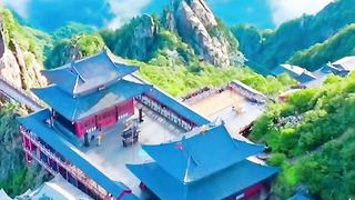 The master said that one can be magnanimous in life, but not too magnanimous. One must have their own principles and bottom line.