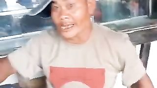 Gak ada yang ngerti mau nya apa..??