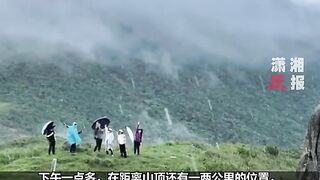 Three men climbing a mountain in a group were struck by lightning