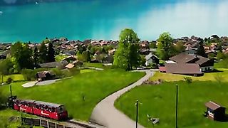 Amazing train dreams #switzerland #nature #brienz @brienzamsee #travelmp4