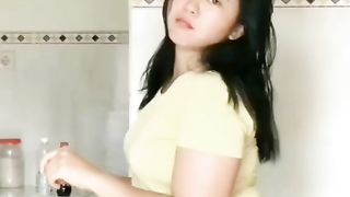 Dance asian maid 2