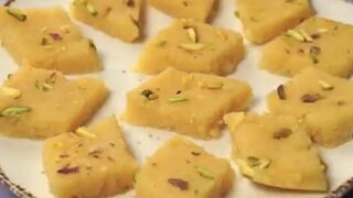 Egg suji halwa recipe (subscribe please)