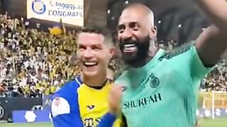 #shorts شاهد حب رونالدو وحارس النصر ????????