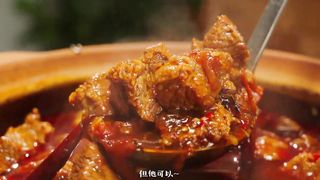 I must eat back all the meat that I haven't eaten in those years. Who wouldn't be confused about the luxurious version of braised beef noodles!