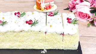"A perfect sonata of coffee cream and meringue! No additives: a flourless almond cake to delight the taste buds!"