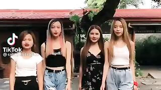 Twins tiktok wit friends