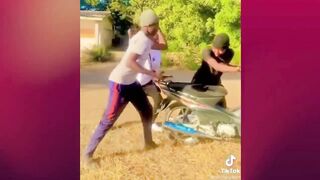 Di na pigilan sarili ni kuya/ PINOY FUNNY VEDIOS
