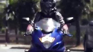 Bike रोकने के लिए पहले clutch दबाना चाहिए या brake? By Right To Shiksha