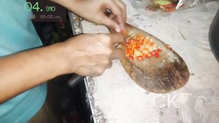 Nasi Goreng Putih Pedas Sedaap Sajikan Matang Rentang Waktu 5 Menit - Daily Mission