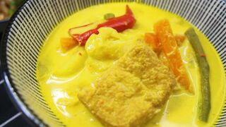 Sayur Lemak Lodeh for Lontong _ Easy Malay-Indonesian mixed vegetables coconut curry stew