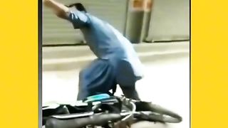 Funny video spot me bhai log 2