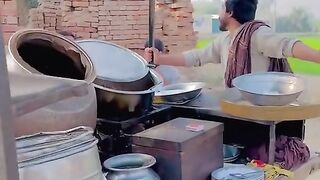 فری بریانی کیسے کھائی ، فنی ڈرامہ